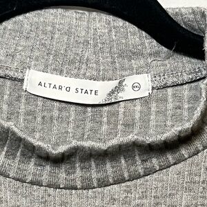 Altar'd State Women's Mock Neck Ribbed Knit Bell Sleeve Crop Top  NWT XXL